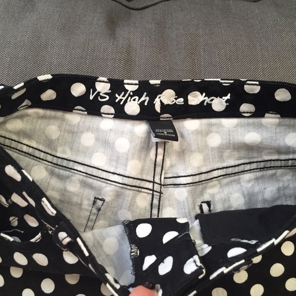 VS High Rise Shorts - Picture 3 of 3