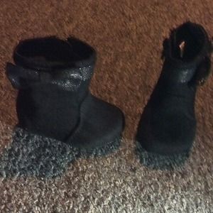 Baby girl Boots with bow !!
