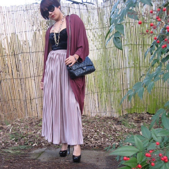 American Apparel accordion pleats skirt