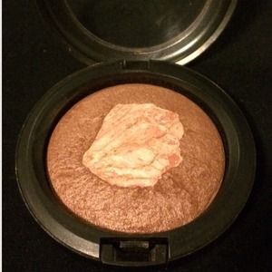 Mac cosmetic semi precious goldstone