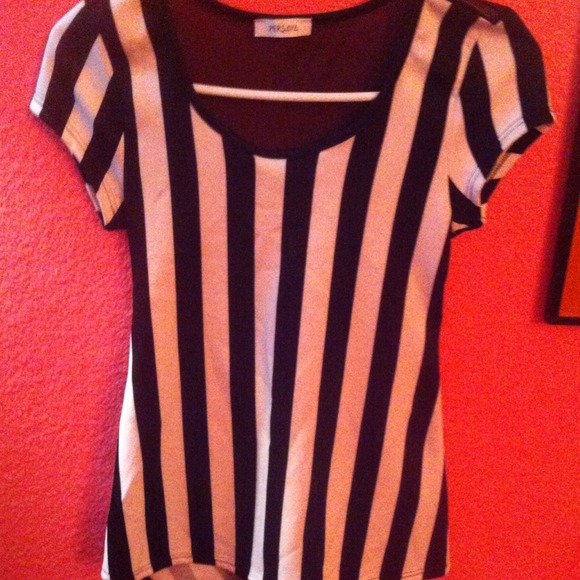 Beutifull shirt wt bow