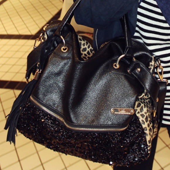 Handbags - Leoquin  Bag. NWOT