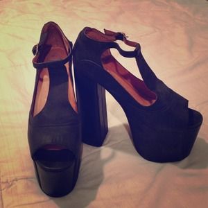 Jeffrey Campbell "Big Foxy"