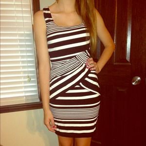 Stunning🎀 Vince Camuto Dress👉Sz 8 💯% Auth