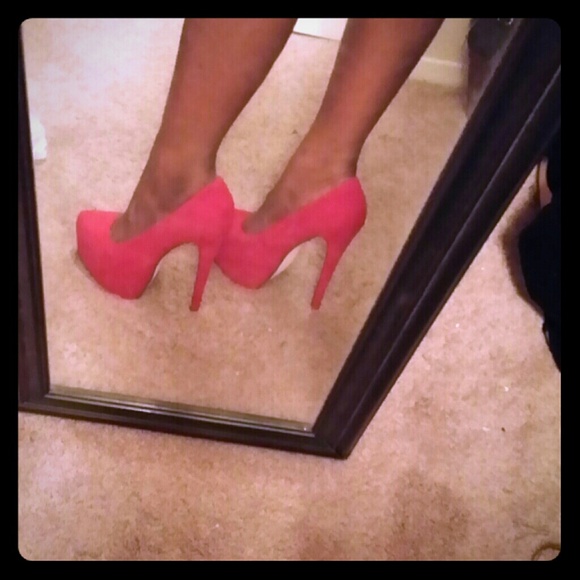 traffic Shoes - Red pumps