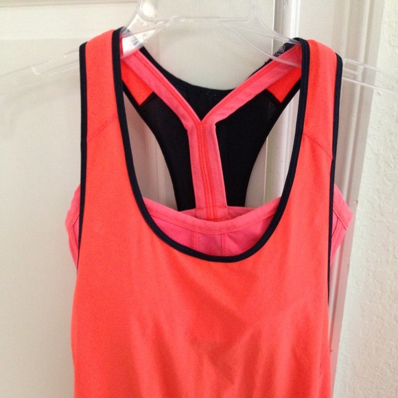Lululemon tank with bra