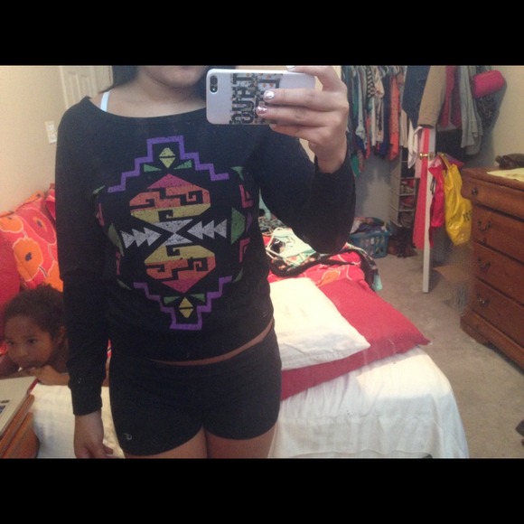 Tribal sweatshirt !