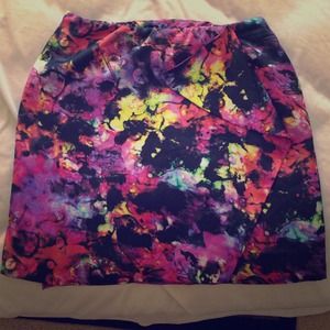 Beautiful Vince Camuto silk skirt