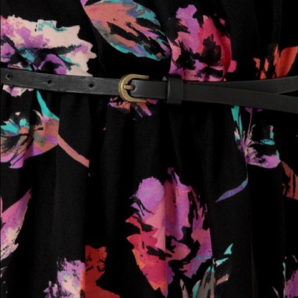 ❌❌BUNDLED🎉🎉HP Abstract Floral Dress🎉🎉❌❌ - Picture 3 of 4