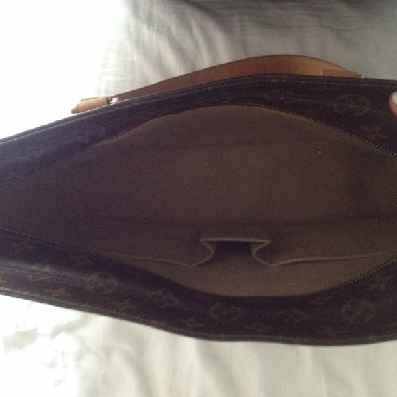 **SOLD**Louis Vuitton large monogram bag - Picture 2 of 4