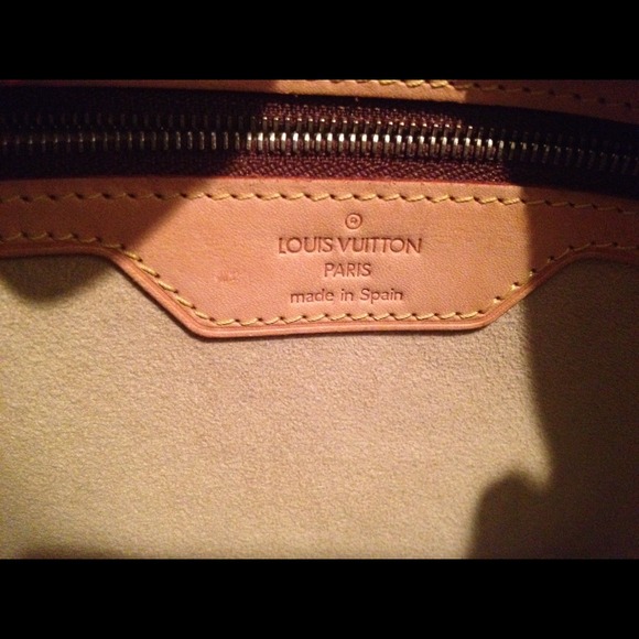 **SOLD**Louis Vuitton large monogram bag - Picture 3 of 4