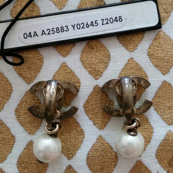 Chanel Earrings - Picture 2 of 4