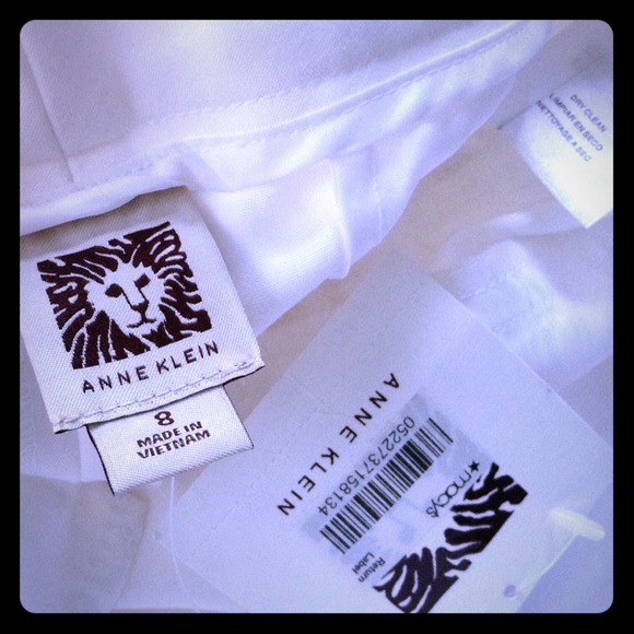 NWT cropped white Anne Klein pants size 8