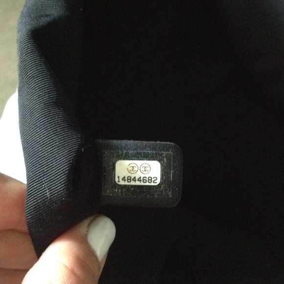 Light grey CHANEL bag..Reasonable offers only!!! - Picture 2 of 2