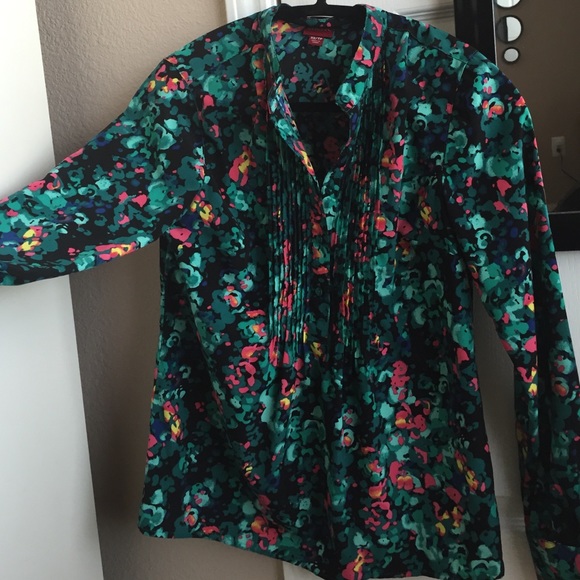 Colorful wear to work top