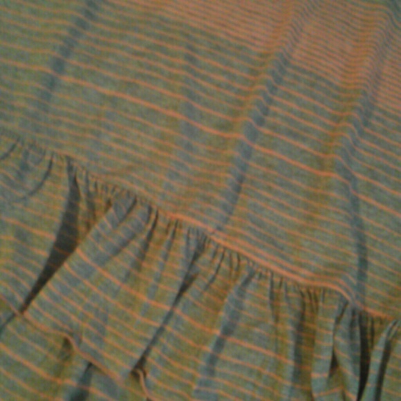 Grey and Coral Hi Lo Type Ruffle Top small new - Picture 2 of 4
