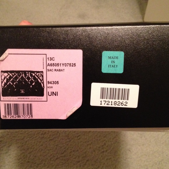 ***SOLD***Chanel matte (soft) caviar black bag - Picture 3 of 4