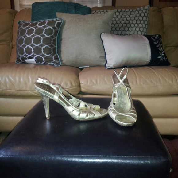 Shoes - Picture 2 of 3
