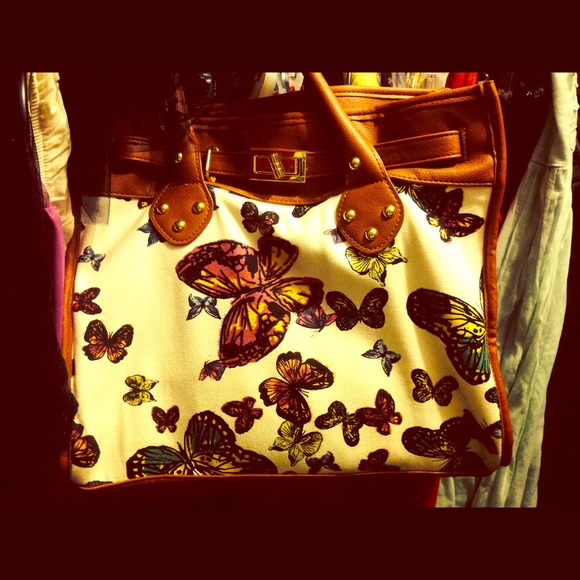 Butterfly purse. With divider and lots of pockets