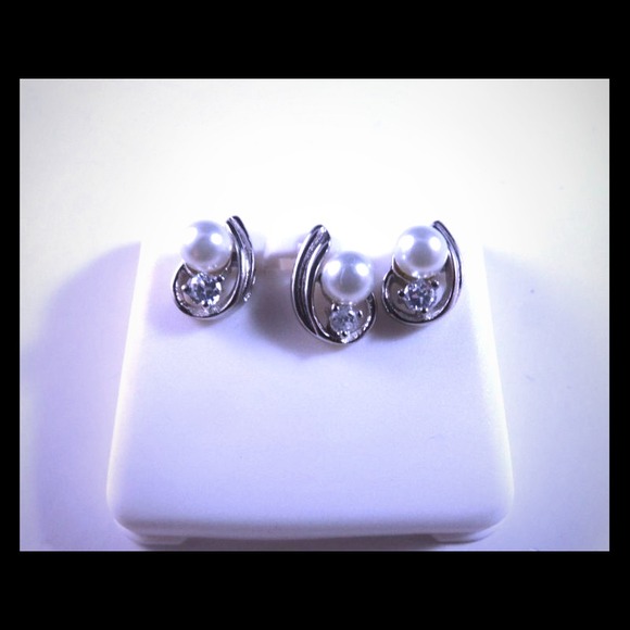 Round glass pearl sterling silver set
