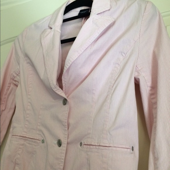 Pink and white pinstripe blazer - Picture 2 of 2