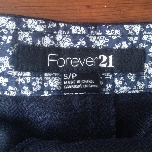 ✖️SOLD✖️ Navy Herringbone Shorts - Picture 3 of 4