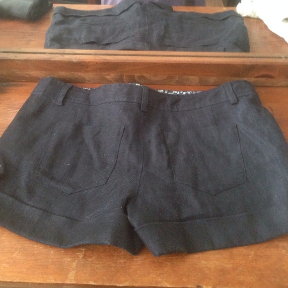 ✖️SOLD✖️ Navy Herringbone Shorts - Picture 4 of 4