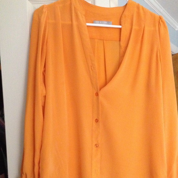 Zoe & Sam 100% silk button down blouse - Picture 1 of 3