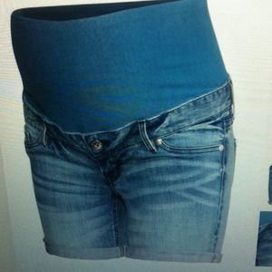 Maternity shorts