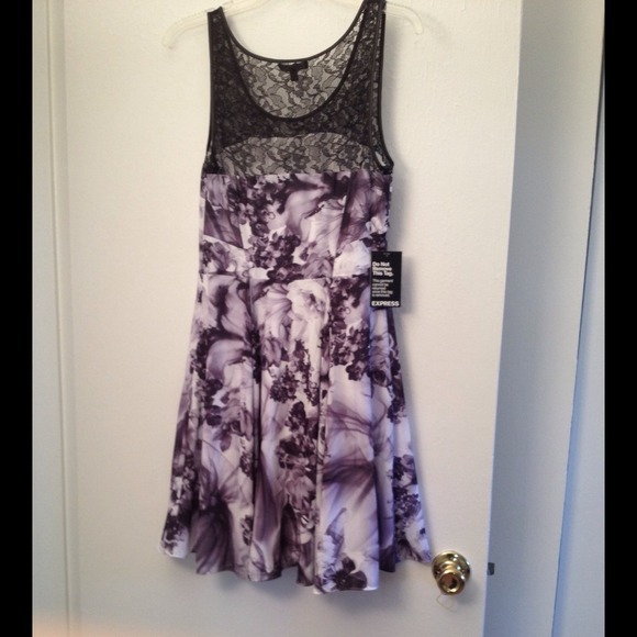Express floral dress, brand new with tags still on