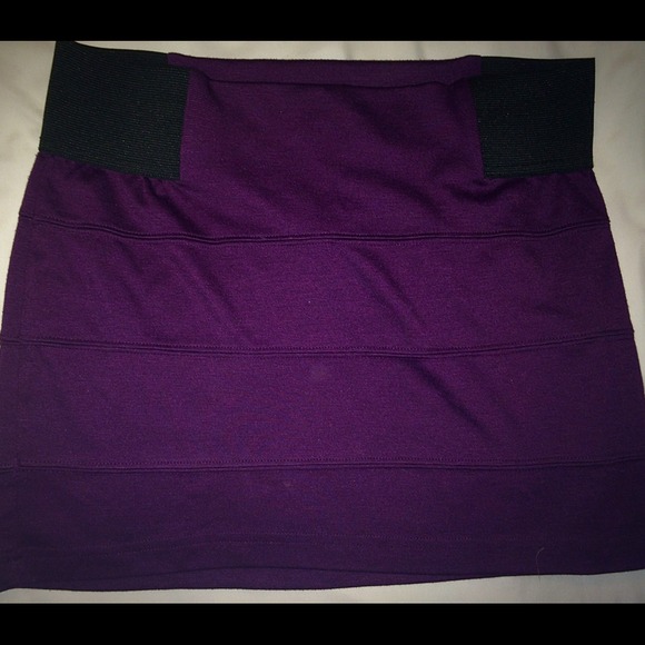 Plum Guess skirt - Picture 4 of 4