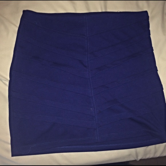 Royal blue skirt - Picture 4 of 4