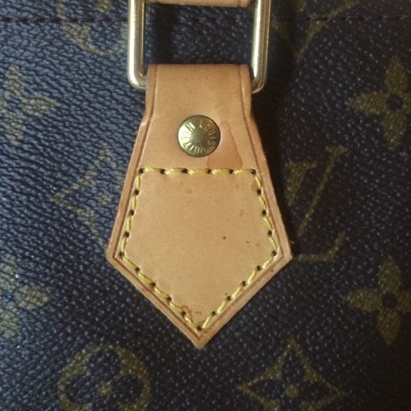 Louis Vuitton Bags - ✂️PRICE CUT✂️Authentic Louis Vuitton speedy 35 Louis Vuitton Bags - ✂️PRICE CUT✂️Authentic Louis Vuitton speedy 35