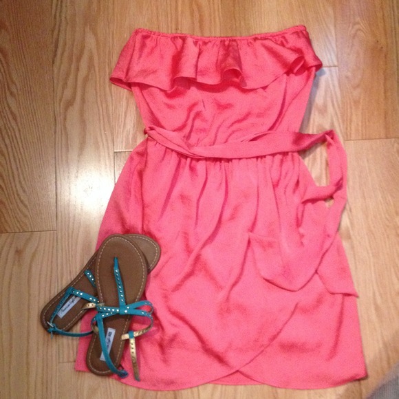 Dresses & Skirts - Nordstrom Peach Ruffle/Tulip Dress. Medium.