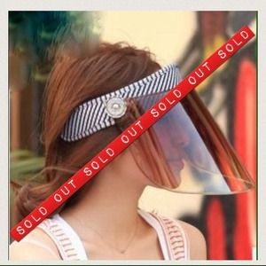 SOLD OUT SOLD OUT--Plaid The Glam Visor