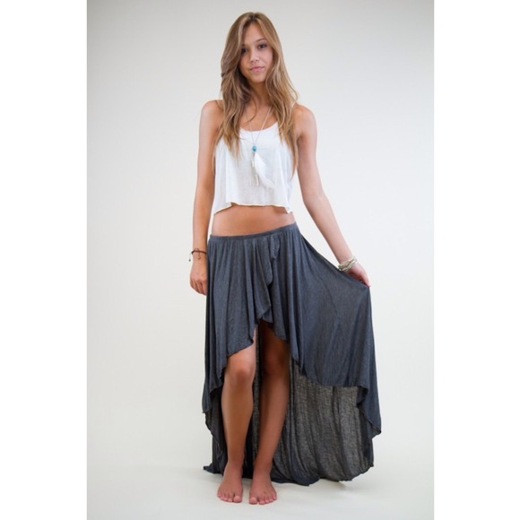 🎉HOST PICK Brandy Melville Hi-Low Skirt - Picture 3 of 4