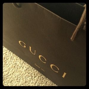 Gucci shopping bag