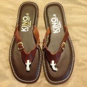 Kino brown leather flip flops