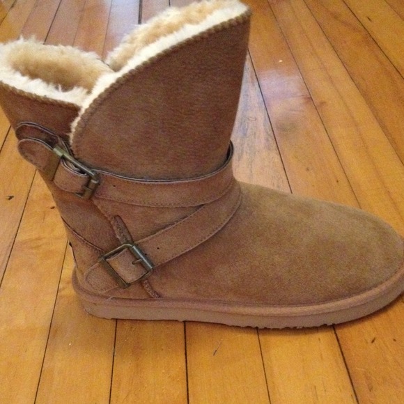 Ladies size 9 Lamo boots.