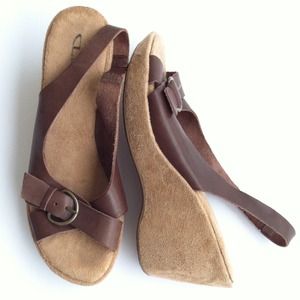 🚫Sold🚫 CL by Chinese Laundry Brown Suede