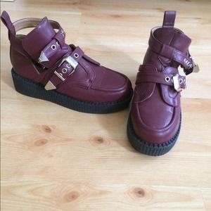 Oxblood cutout buckle shoes