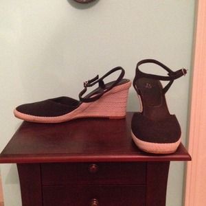 Black wedges.🌟make an offer🌟