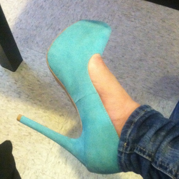 BRAND NEW AQUA PLATFORM PUMPS - Picture 2 of 2
