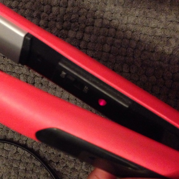 Great  condition straightener! - Picture 2 of 4