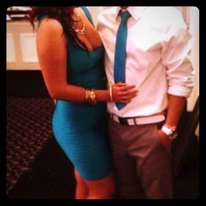 BEBE MIDI back cutout bandage dress