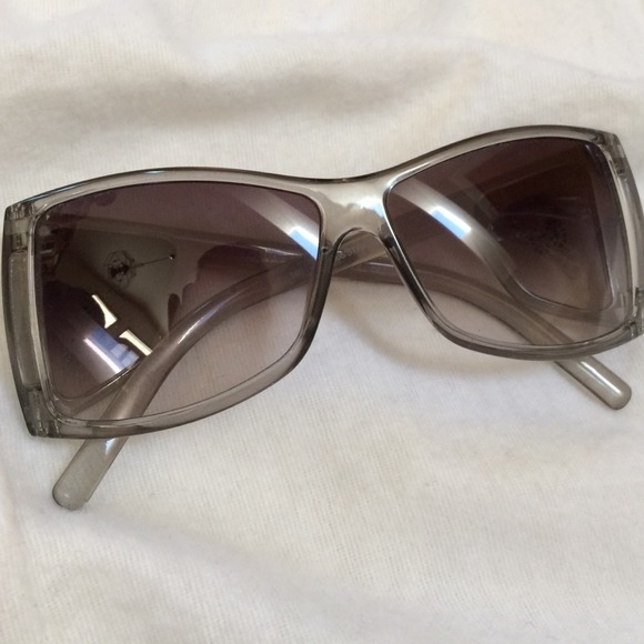 100% authentic vintage gucci sunglasses