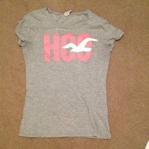 Hollister graphic tee