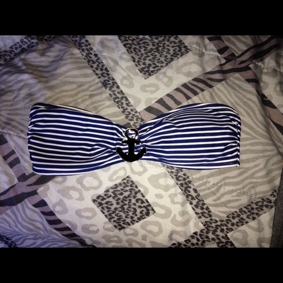 🎉 SALE 🎉Swim bandeau stripped