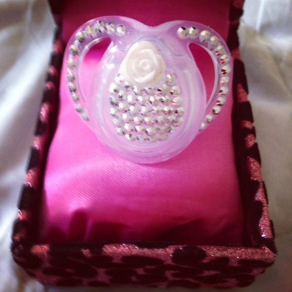 A bling pacifier 0-6 m