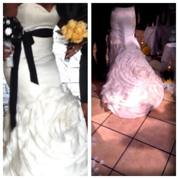 Rivini wedding dress - Picture 2 of 2